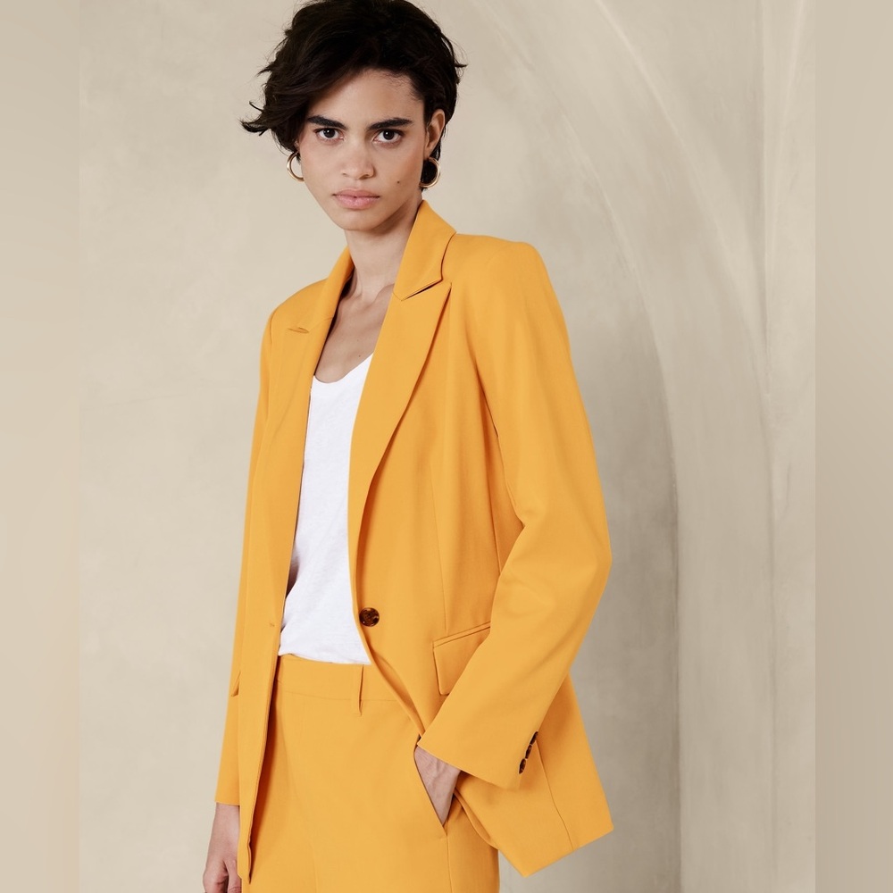 Banana Republic Factory Women's Sculpted Island Glow Long Lean Blazer
